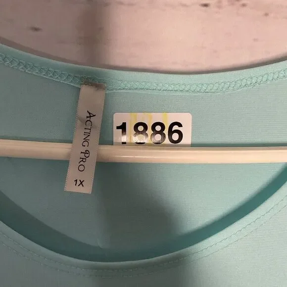 NWOT Acting Pro Women’s Blue Floral Stretchy Tank Top Size 1X - Picture 3 of 8